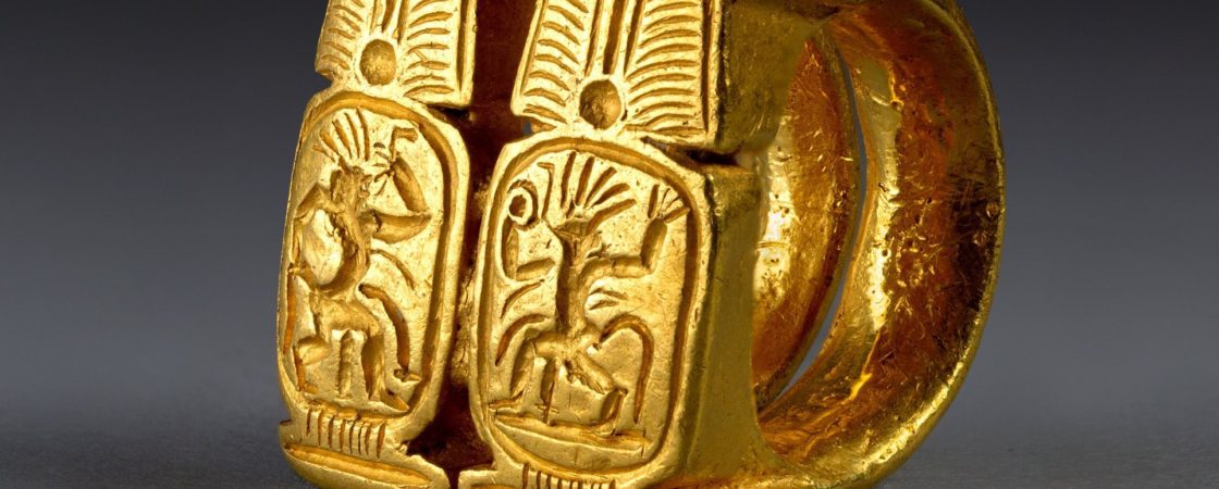 Gold Bes Signet Ring