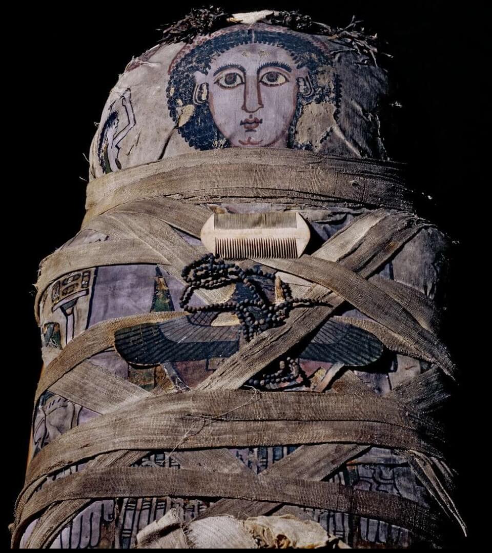 Cleopatra mummy face