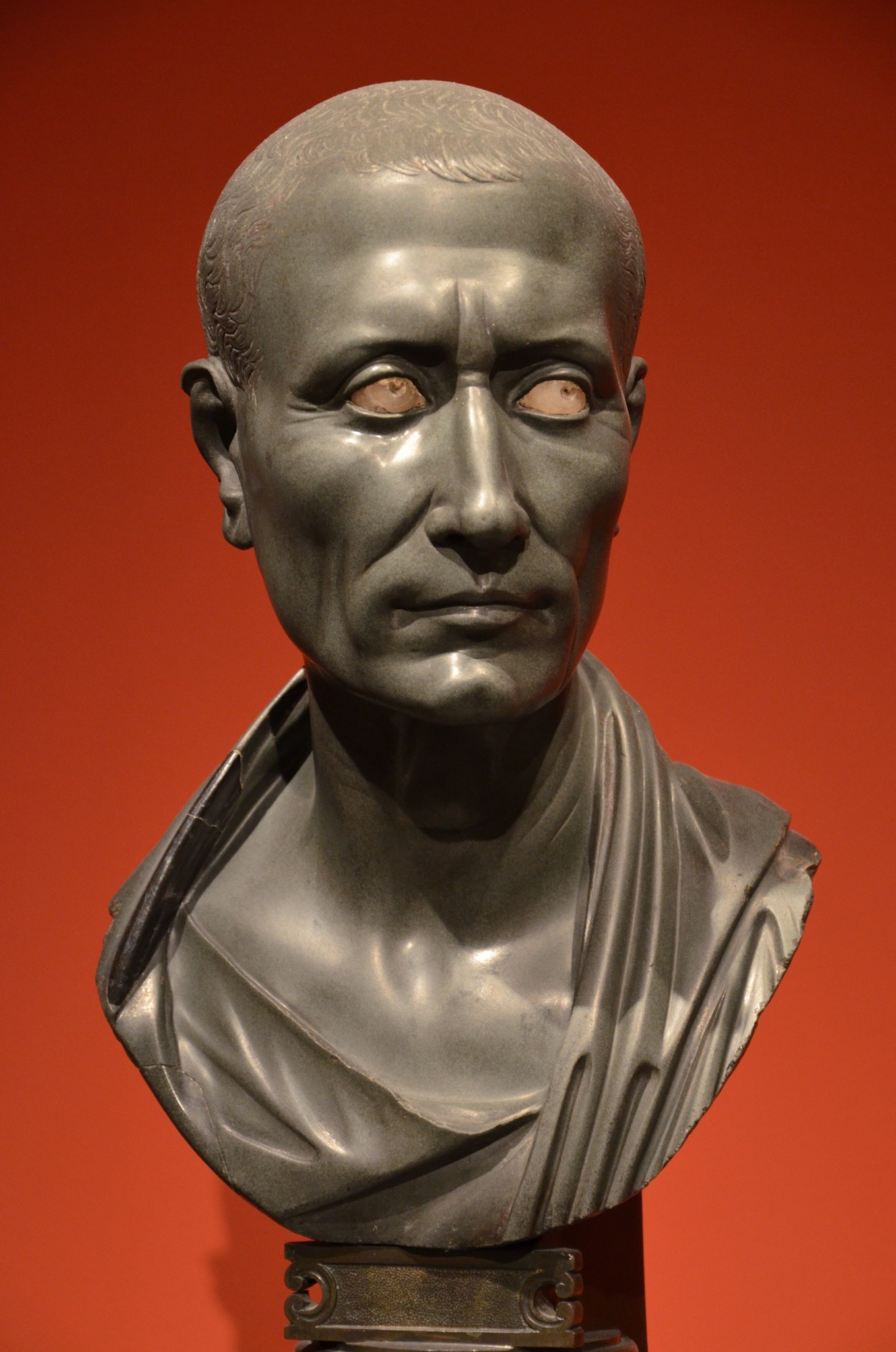 Green Gaius Julius Caesar - Egypt Museum, image size:1358x2048